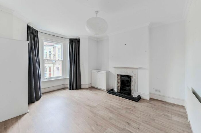 1 Bedroom Flat To Rent In Salcombe Road, Dalston, London, N16