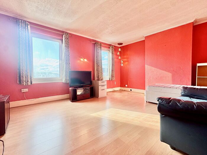 1 Bedroom Flat To Rent In New Broadway, Uxbridge Road, Uxbridge, UB10