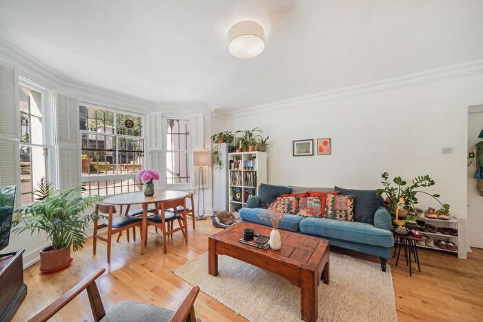 1 Bedroom Flat For Sale In Oxford Gardens, London, W10