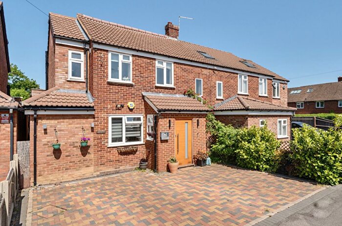 4 Bedroom Semi-detached House For Sale In Peel Close, Windsor, Berkshire, SL4