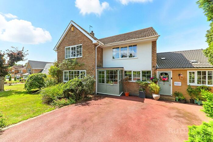 6 Bedroom Detached House For Sale In Beech Drive, High Ackworth, WF7