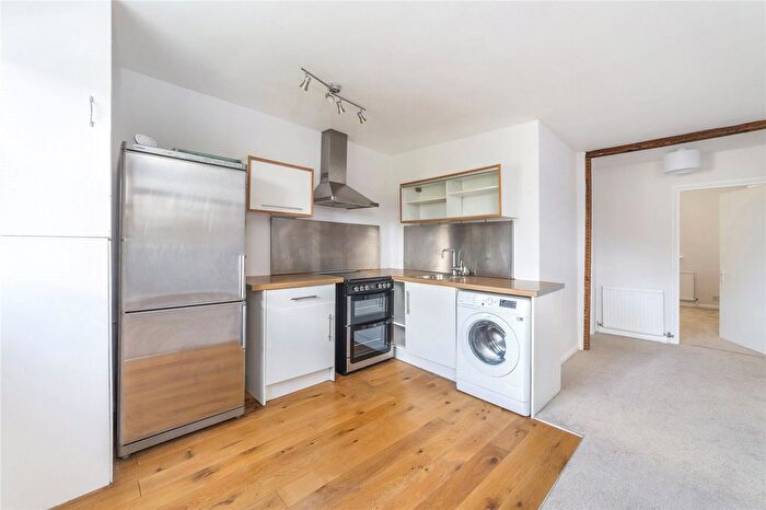 1 Bedroom Terraced House To Rent In Camden Street, Camden, NW1