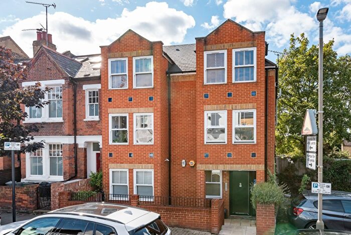 1 Bedroom Flat To Rent In Bassingham Road, London, SW18