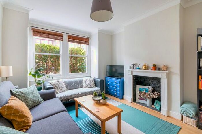 1 Bedroom Flat To Rent In Totterdown Street, Tooting, London, SW17