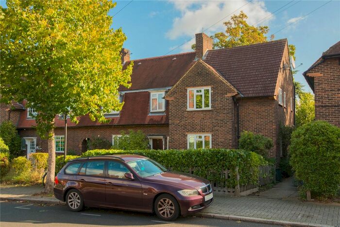 3 Bedroom Detached House To Rent In Dover House Road, London, SW15