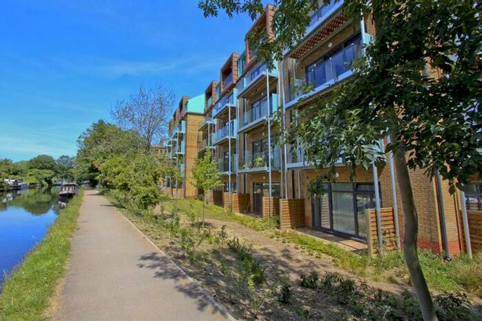 1 Bedroom Flat To Rent In Jessop Court, Brindley Place, Uxbridge, UB8