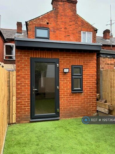 3 Bedroom Terraced House To Rent In St. Johns Hill, Reading, RG1