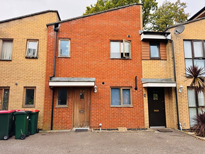 3 Bedroom Terraced House For Sale In Commonwealth Drive, Crawley, RH10