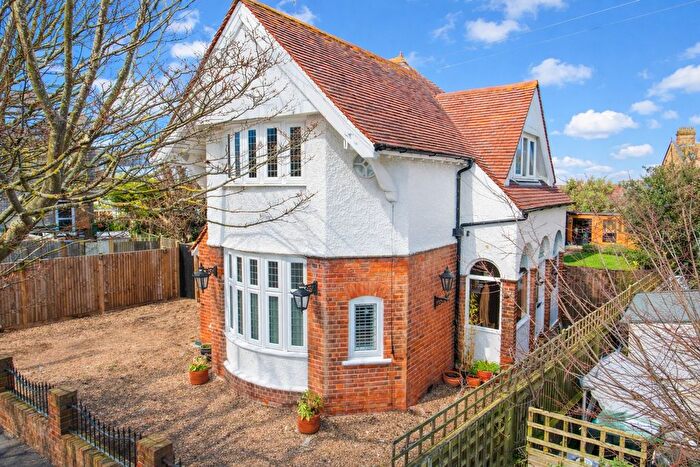 3 Bedroom Detached House For Sale In Western Avenue, Herne Bay, Kent, CT6