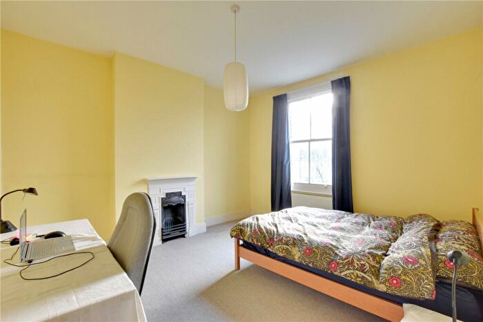3 Bedroom End Of Terrace House For Sale In Chalcroft Road, Hither Green, London, SE13