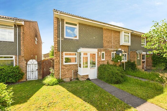 3 Bedroom End Terrace House For Sale In Sparrowsmead, Redhill, Surrey, RH1
