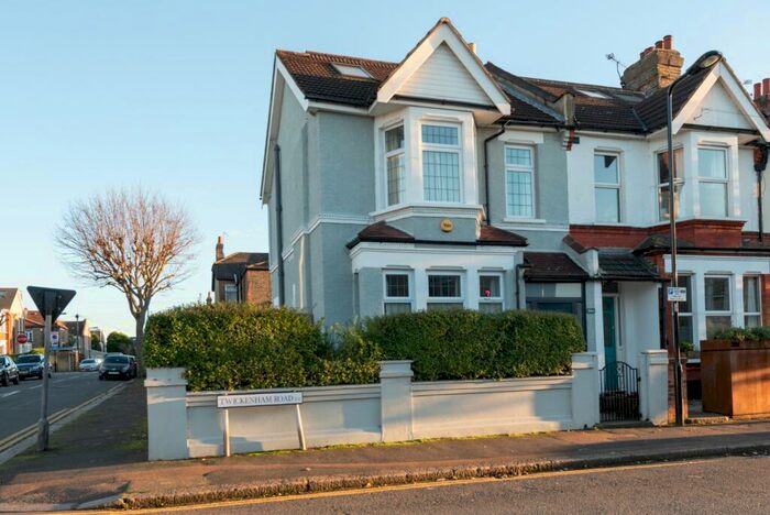 4 Bedroom End Of Terrace House To Rent In Twickenham Road, Leytonstone, London, E11