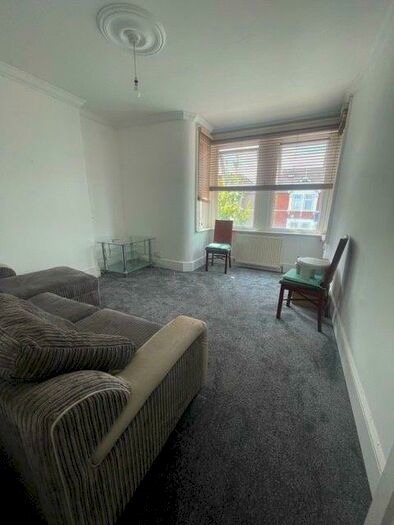 2 Bedroom Flat To Rent In Airthrie Road, Ilford, IG3