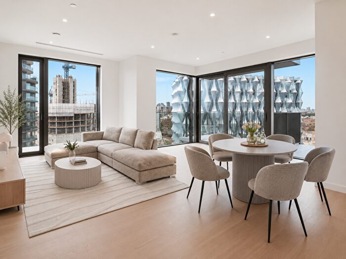 2 Bedroom Flat For Sale In Legacy Building, Viaduct Gardens, SW11