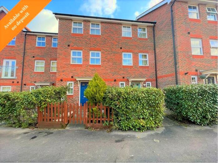 3 Bedroom Town House To Rent In *Available With No Deposit* Hedge End, Southampton, SO30