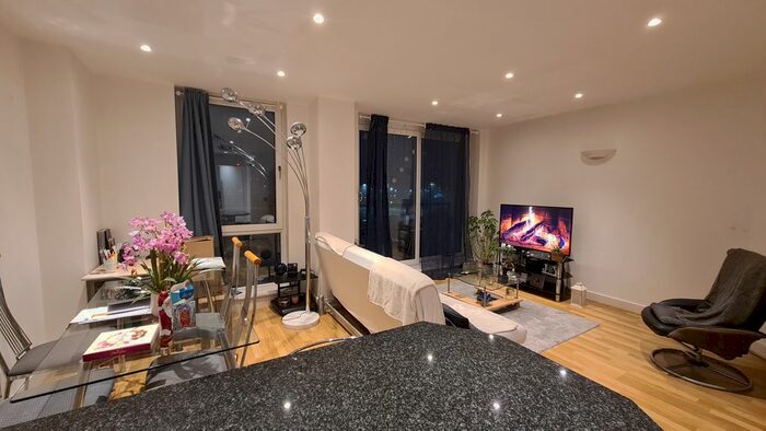 1 Bedroom Flat To Rent In Telephone House, High Street, Southampton, SO14