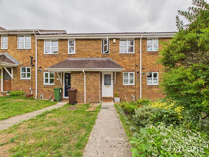 2 Bedroom Terraced House For Sale In Oak Close, Basingstoke, RG21