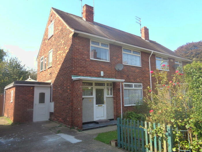 3 Bedroom Semi-Detached House To Rent In The Newlands, HU5