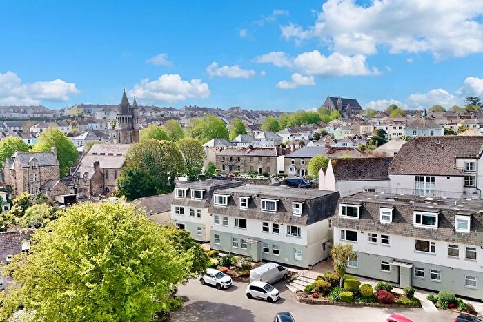 2 Bedroom Flat For Sale In Penvale Court, Falmouth, TR11