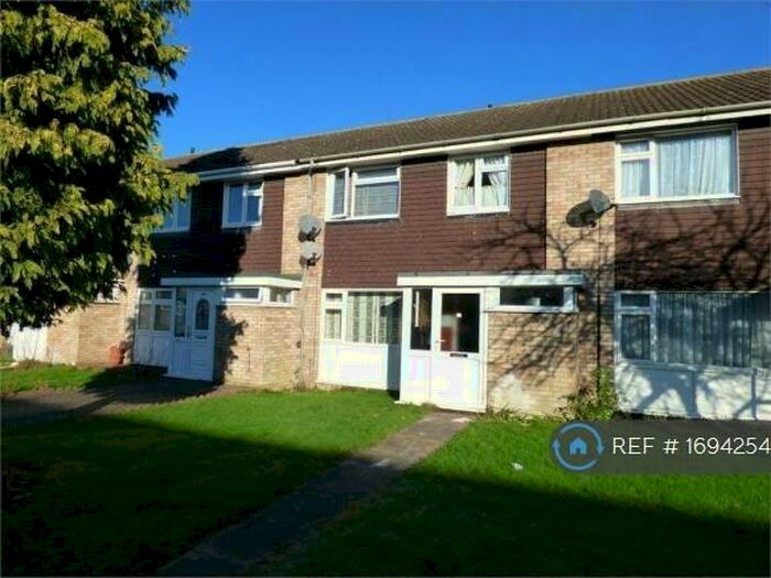 3 Bedroom Terraced House To Rent In Goodman Park, Slough, SL2