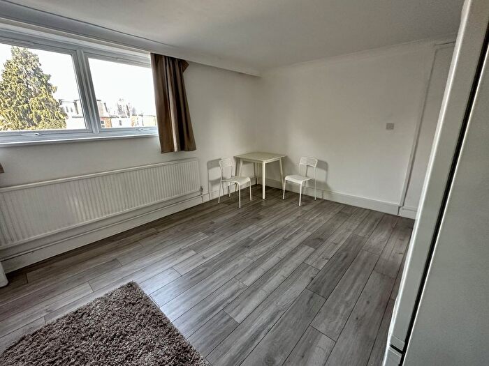 1 Bedroom Flat To Rent In Gordan Avenue, Twickenham, TW1