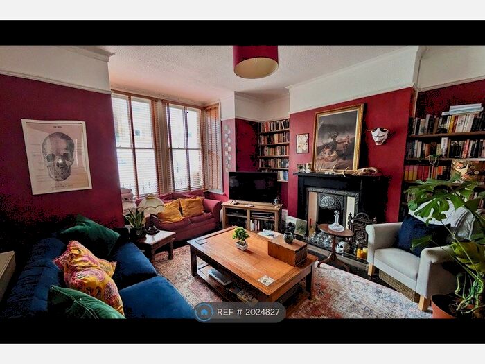 3 Bedroom Maisonette To Rent In Nelson Road, Hastings, TN34