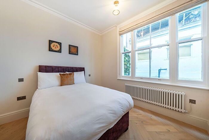 1 Bedroom Flat To Rent In Queens Gate, South Kensington, London, SW7