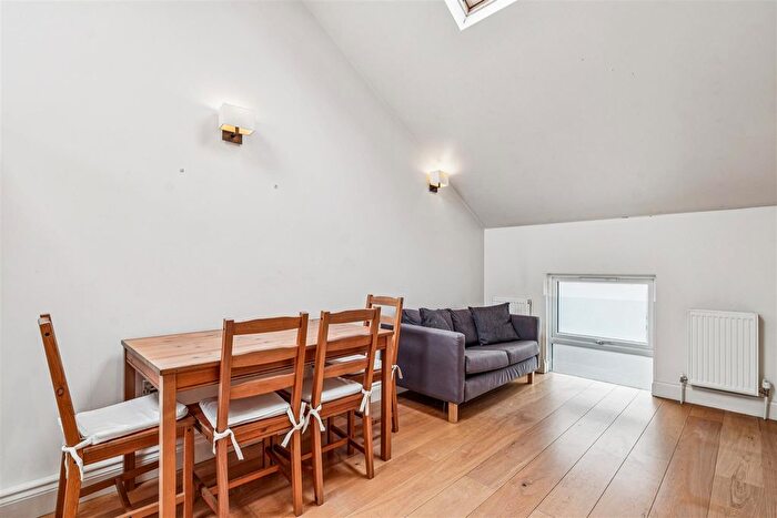 1 Bedroom Flat To Rent In Berrymede Road, Chiswick, W4
