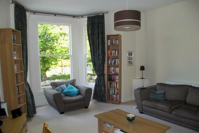 2 Bedroom Apartment To Rent In Alexandra Drive, L17