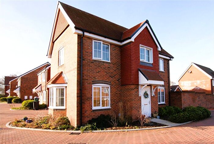 3 Bedroom Detached House For Sale In Gold Close, Corfe Mullen, Wimborne, BH21