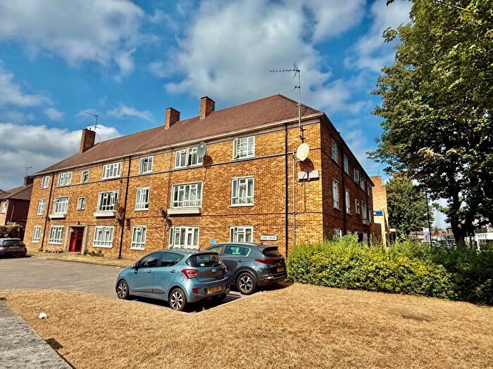 2 Bedroom Flat To Rent In Lancaster Road, Enfield, EN2