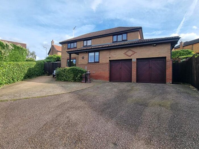 4 Bedroom Detached House For Sale In Tebbitt Close, Long Buckby, Northamptonshire, NN6