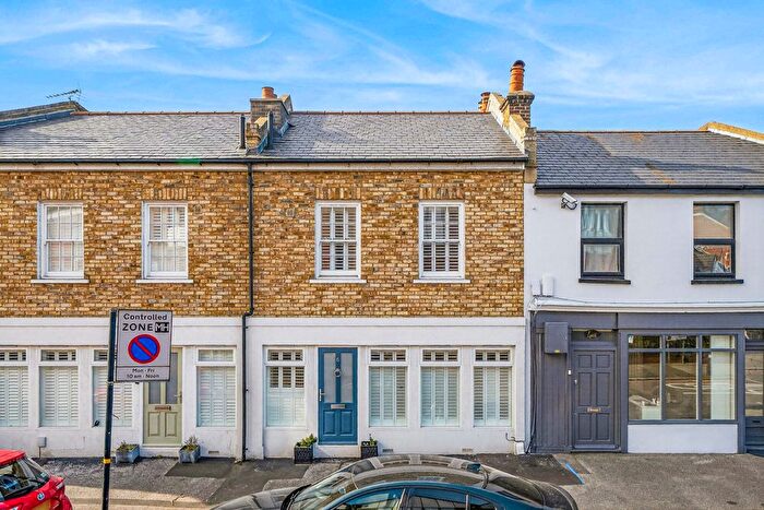 3 Bedroom Terraced House For Sale In Brightfield Road, London, SE12