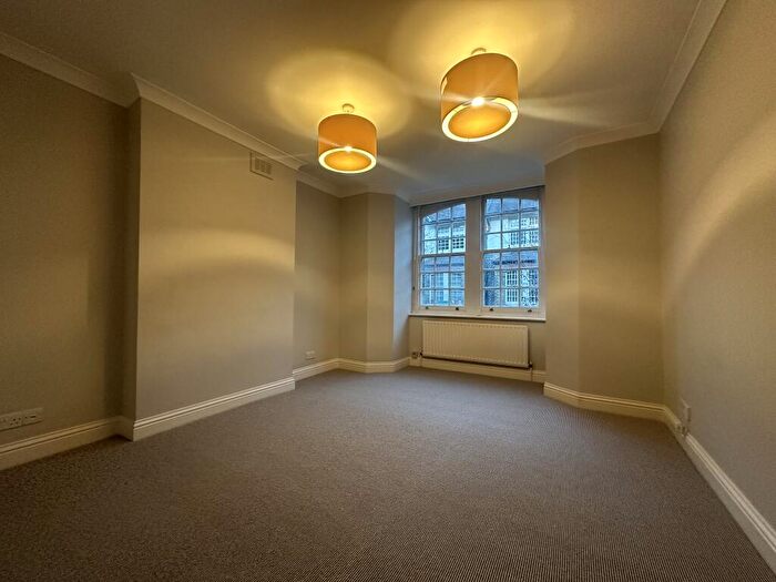 1 Bedroom Apartment To Rent In Saltwood Grove, London, SE17