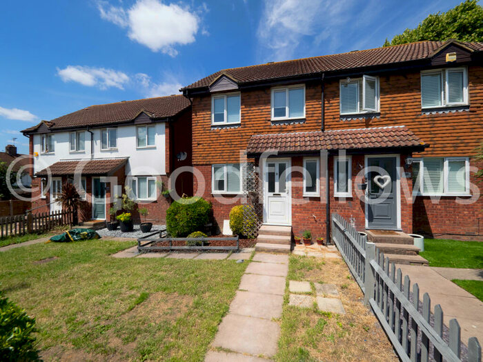 3 Bedroom House To Rent In Crossways Road, Mitcham, Surrey, CR4