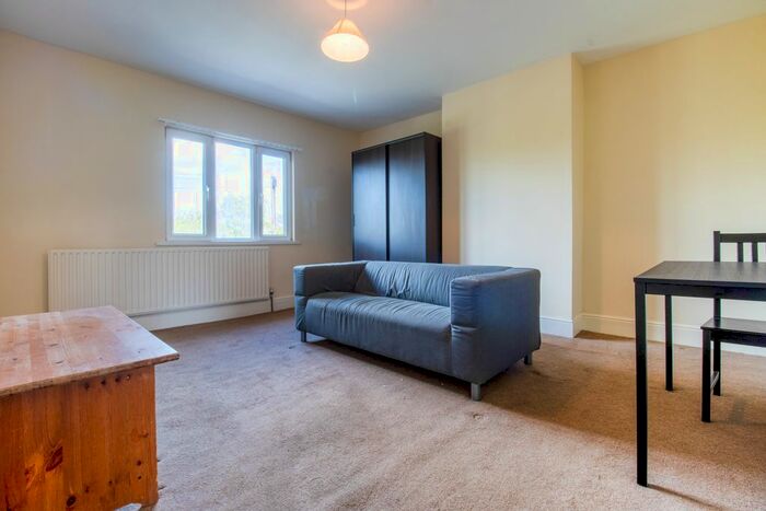 1 Bedroom Flat To Rent In Stanningley Road, Armley, LS12