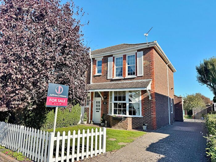 3 Bedroom Semi-Detached House For Sale In Castle Street, Portchester, PO16