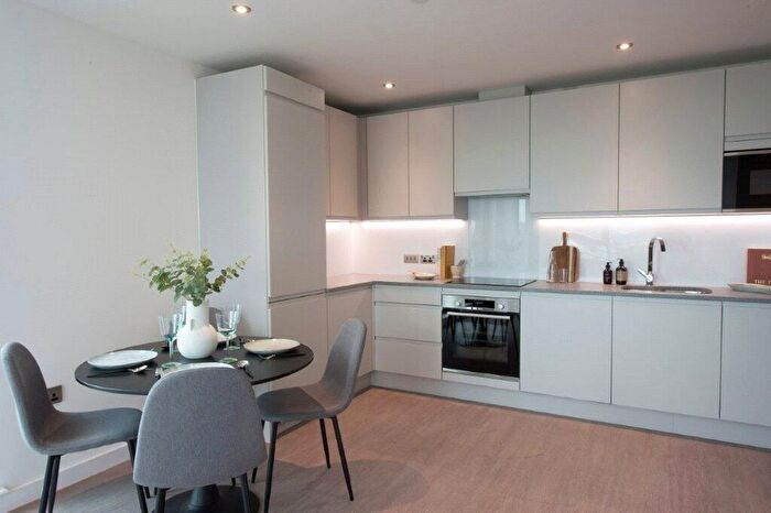 2 Bedroom Apartment To Rent In Thames Quarter, Napier Road, Reading, RG1