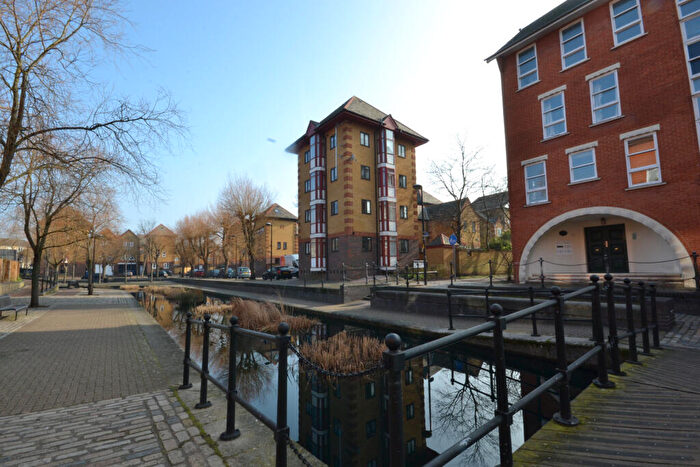 1 Bedroom Flat To Rent In Middleton Drive, London, SE16