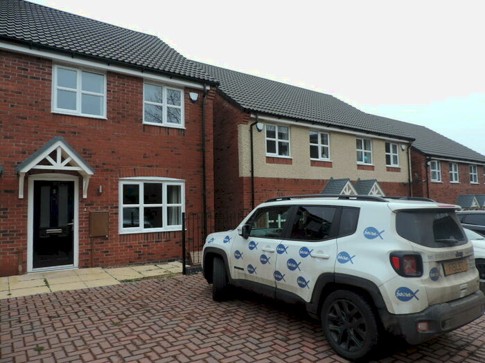 3 Bedroom Semi-Detached House To Rent In Connemara Close, Dordan, B78