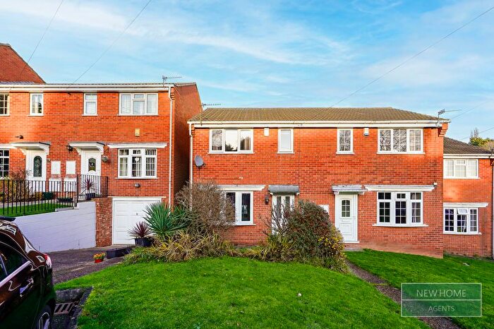 3 Bedroom Semi Detached House For Sale In Dellwood Close, Carlton, Nottingham, NG4