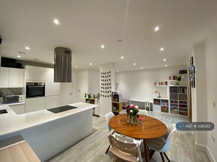 2 Bedroom Flat To Rent In Beames Road, London, NW10