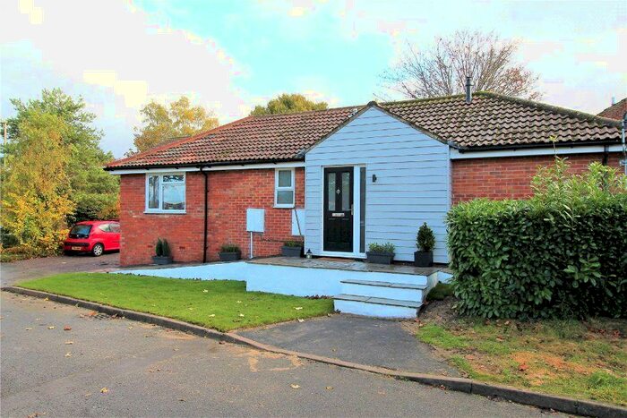 3 Bedroom Bungalow To Rent In Colbeck, Fleet, GU52
