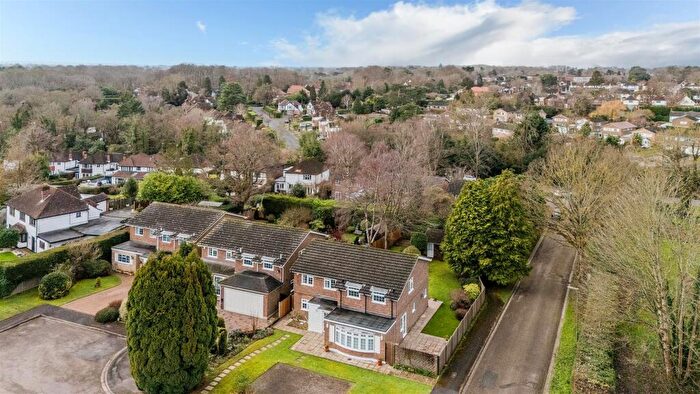 4 Bedroom Detached House For Sale In The Beeches, Banstead, SM7