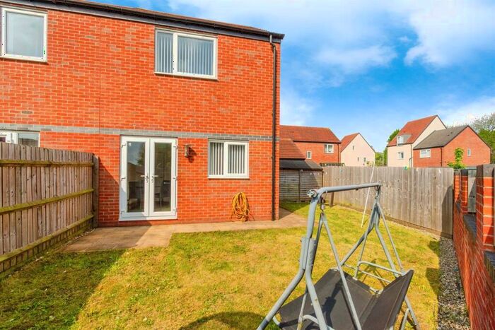 2 Bedroom Semi-Detached House For Sale In Bolton Rise, Tipton, DY4