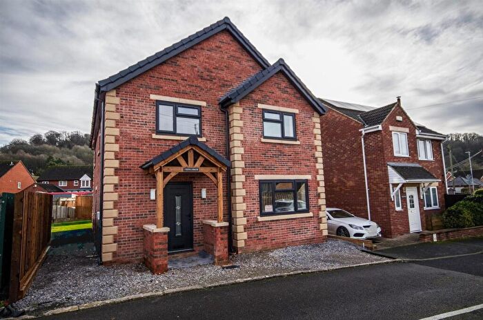 4 Bedroom Detached House To Rent In Quarry Gardens, Dursley, GL11