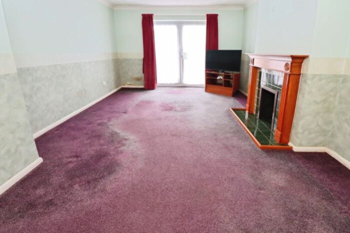 2 Bedroom Bungalow For Sale In Samsons Road, Brightlingsea, CO7