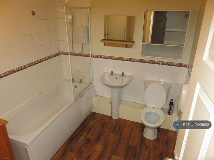 1 Bedroom Flat To Rent In Powell House, Bury, BL9
