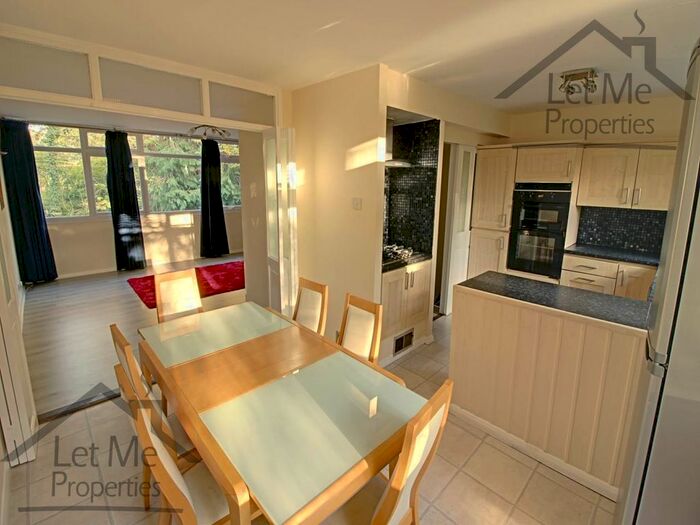 3 Bedroom Terraced House To Rent In Abbots Park, St.Albans, Hertfordshire, AL1