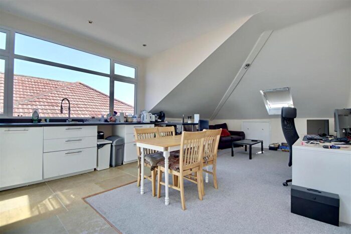 2 Bedroom Flat For Sale In St. Davids Road, Southsea, PO5